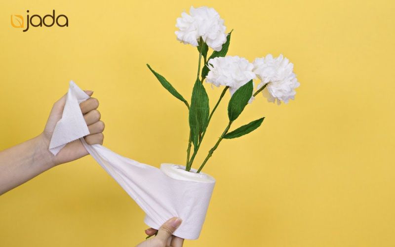 Gấp hoa bằng giấy vệ sinh